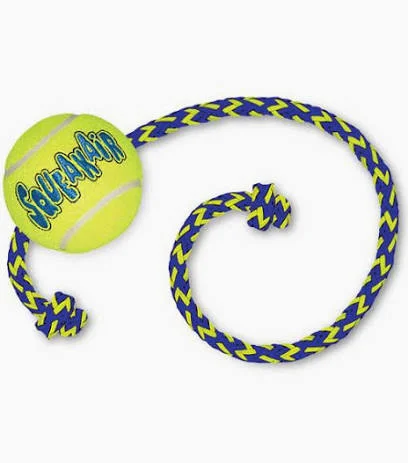 Hračka tenis KONG SqueakAir Ball M